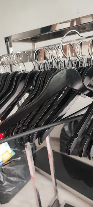 Дървени закачалки