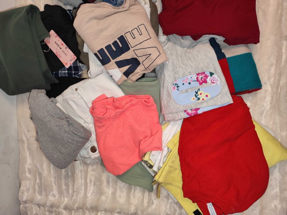 Продават се дамски дрехи за дами S,M