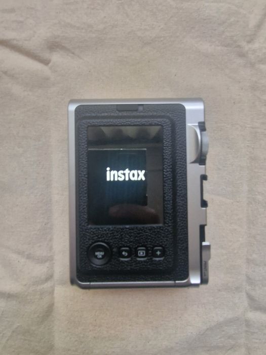 Фотоапарат за моментни снимки Fuji instah mini Evo