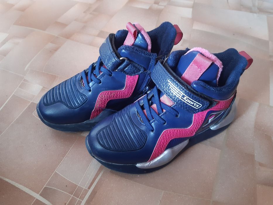 Продаю детская обувь