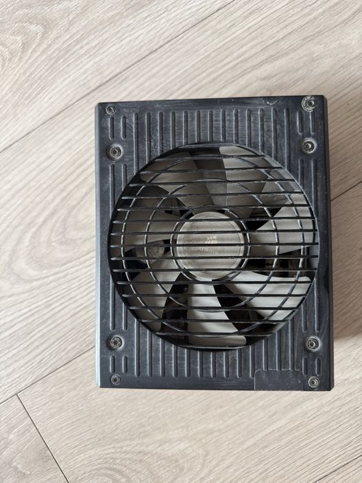 Блок питания Corsair HX750i