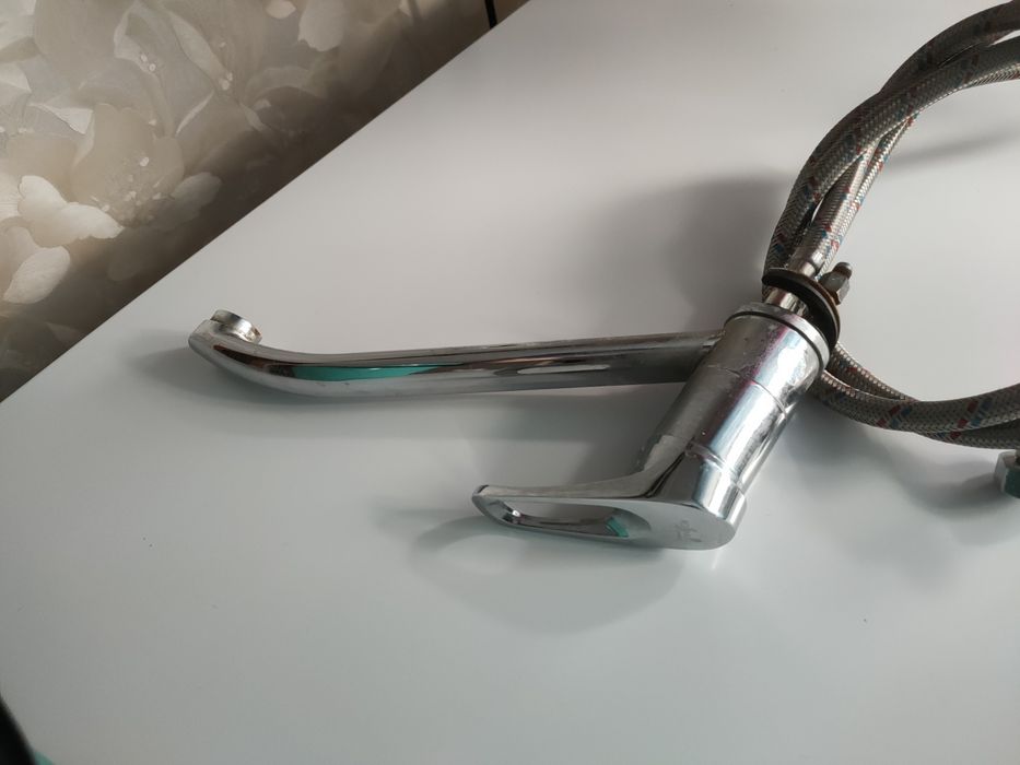 Продам смеситель для кухни.