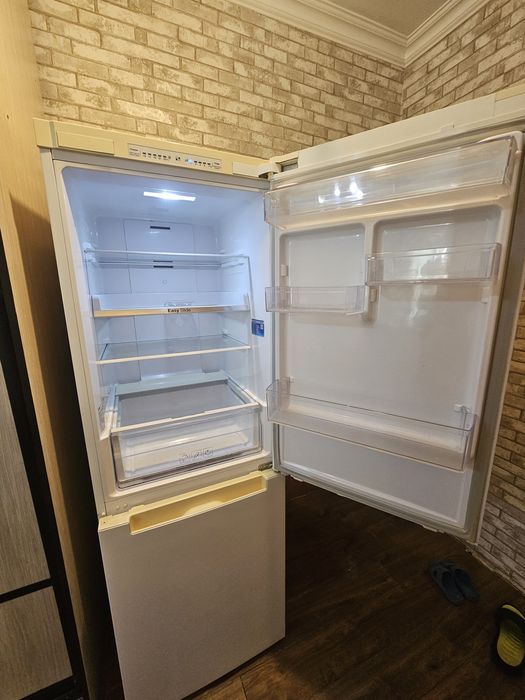 Продам холодильник срочно