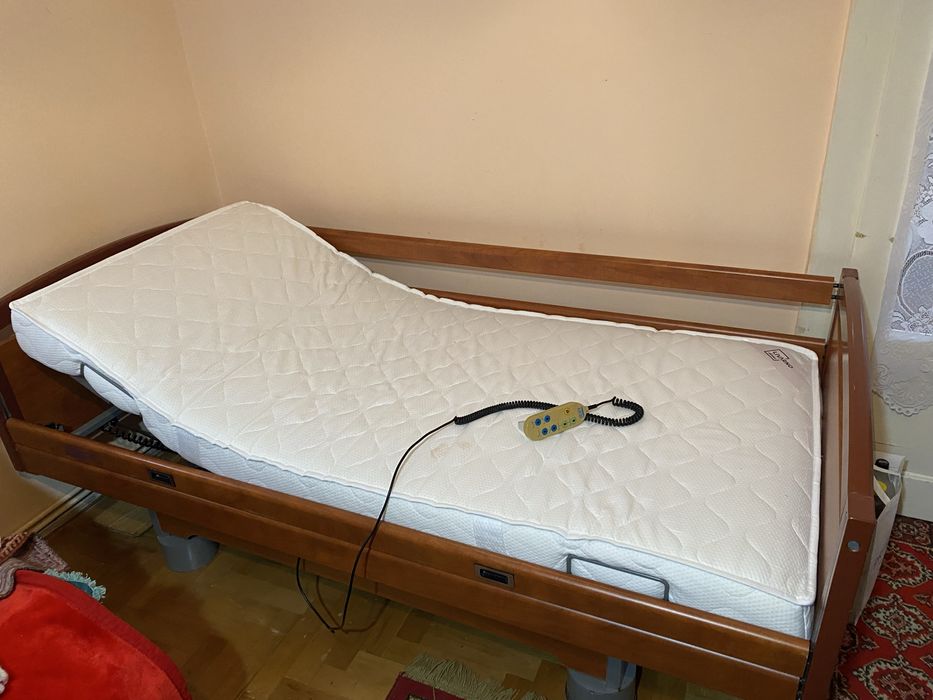 Vand pat medical cu telecomanda si saltea