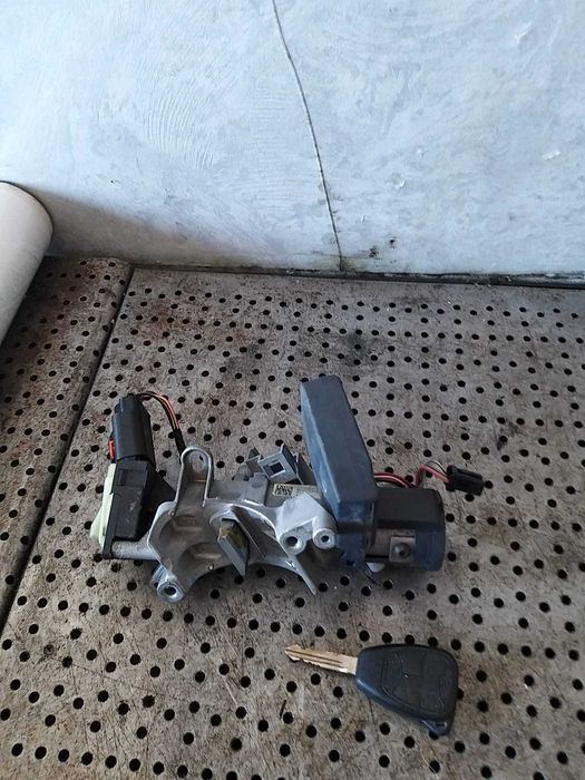 Contact auto cu cheie jeep patriot 2006 c34035m 05057297ag