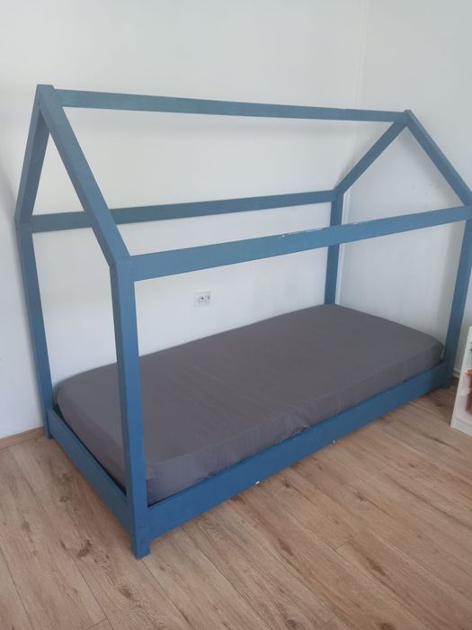 Vând pat pentru copii.