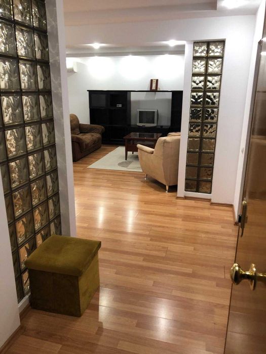Vand apartament   in Valea Frumoasei 4 camere