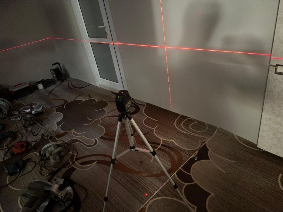 Продам лазерный уровень BOSCH - оригинал