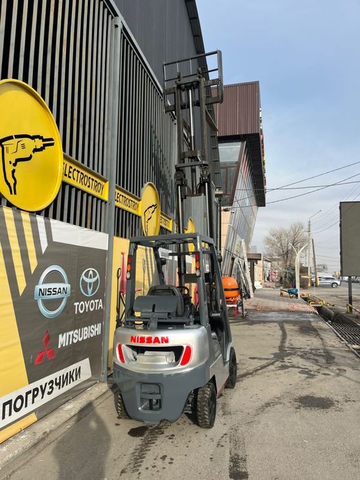 Вилочный погрузчик Ниссан