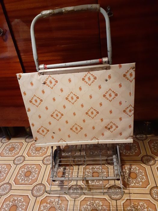 Продам стол тележка