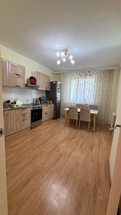 Продам квартиру 2 хкомнатную
