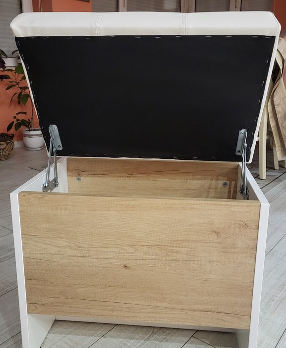 Табуретка-ракла с тапициран капак