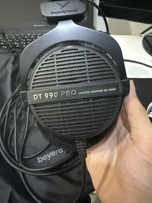 Продам новые наушники Bayerdynamic dt 990pro