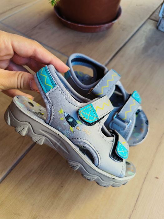 Нови сандали Waikiki