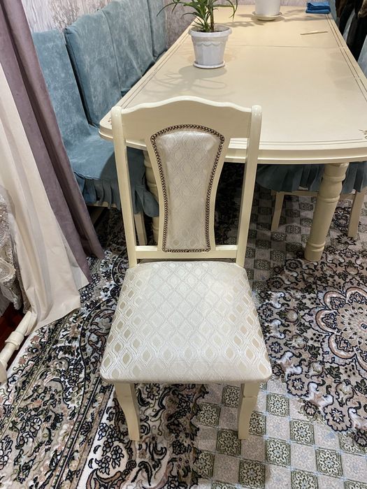 Стол  хорошем состояни 3-3.5м