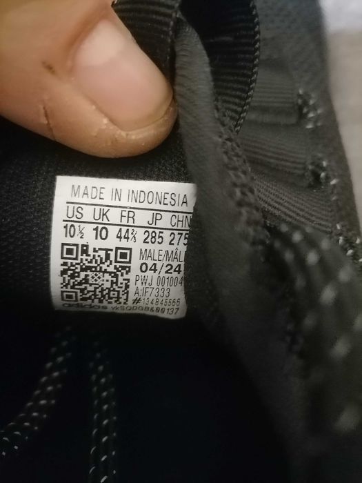 Продавам чисто нови маратонки ни   44 1/2