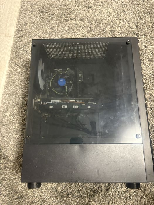 Pc asus folosit foarte putin