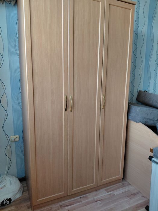 Срочно продам шифонер