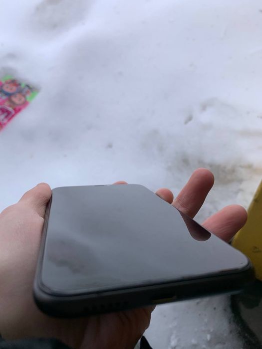 Айфон 11, в неплохом состоянии