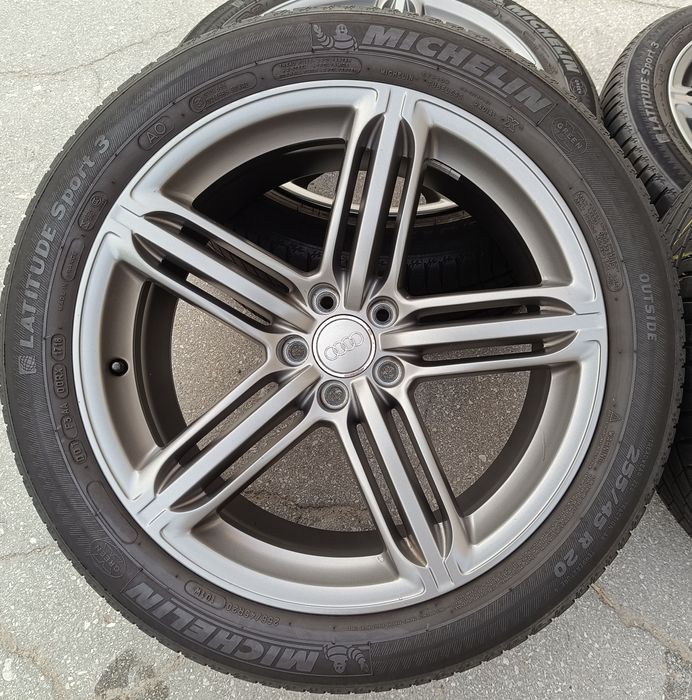 Оригинални джанти с гуми летни 20 цола Audi Q5 SQ5