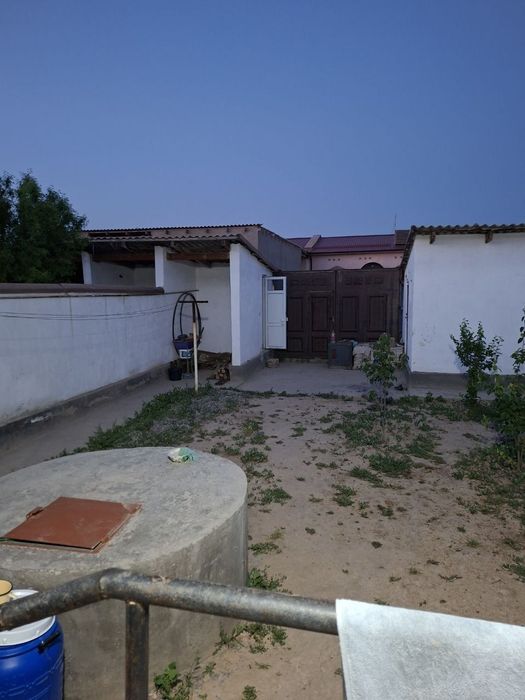 Batoshdan 2sutiqli 3xonali remontlari yaxshi xolatdagi uy sotiladi