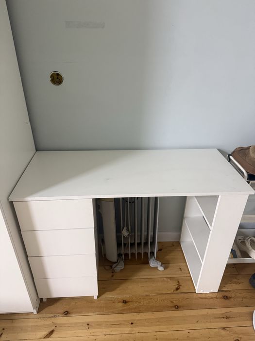 Письменный столик