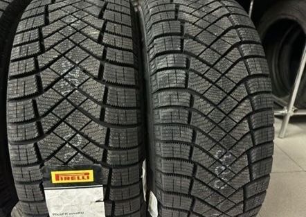 Pirelli Ice Zero 245/45/19. Зимние шины.