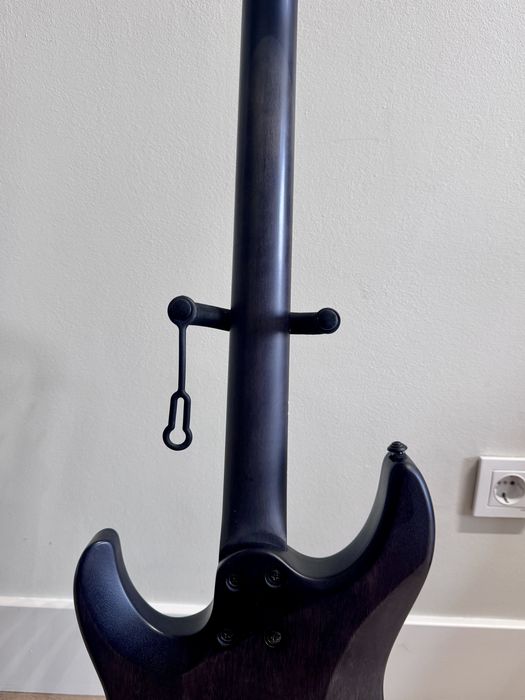 Удивительный Schecter Omen ELITE