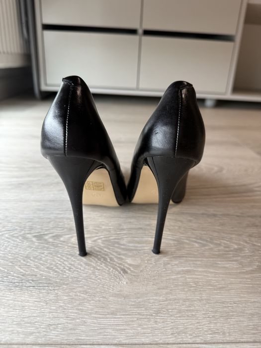 Pantofi stiletto
