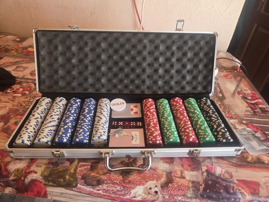 Vând set poker 500 piese