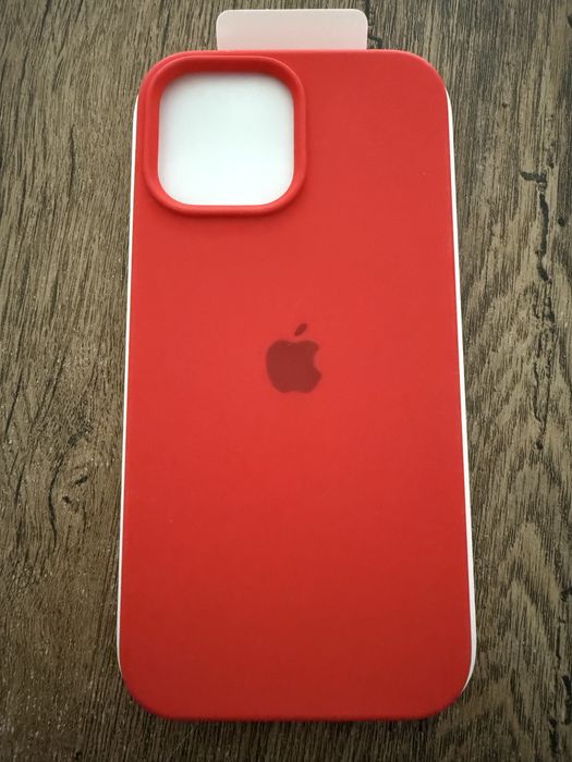 Продавам кейс - 13 proMax оригинален!