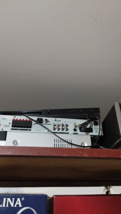 Музыкальный центр с колонками