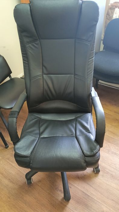 Продаю офисное кресло