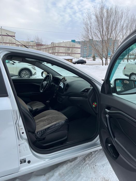 Машина, Веста состояние очень хорошое