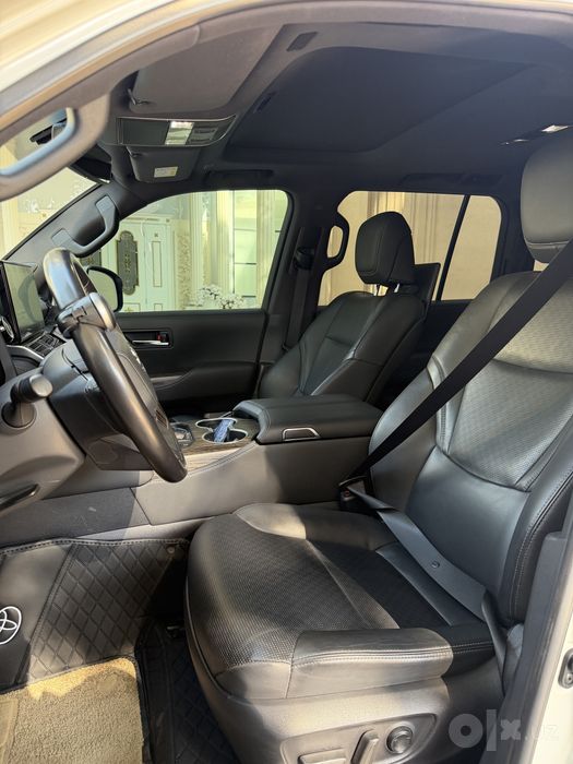 Toyota Land Cruiser 300