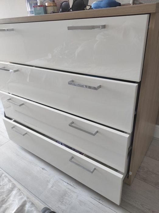 Продает комод для спальни