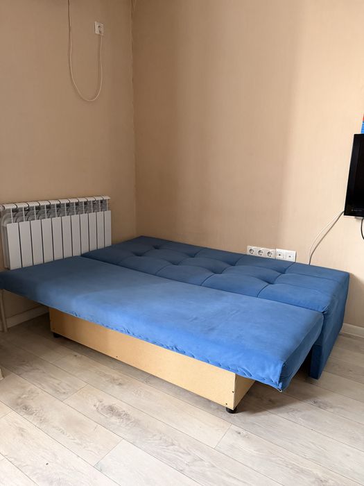 Срочно продам диван в отличном состоянии