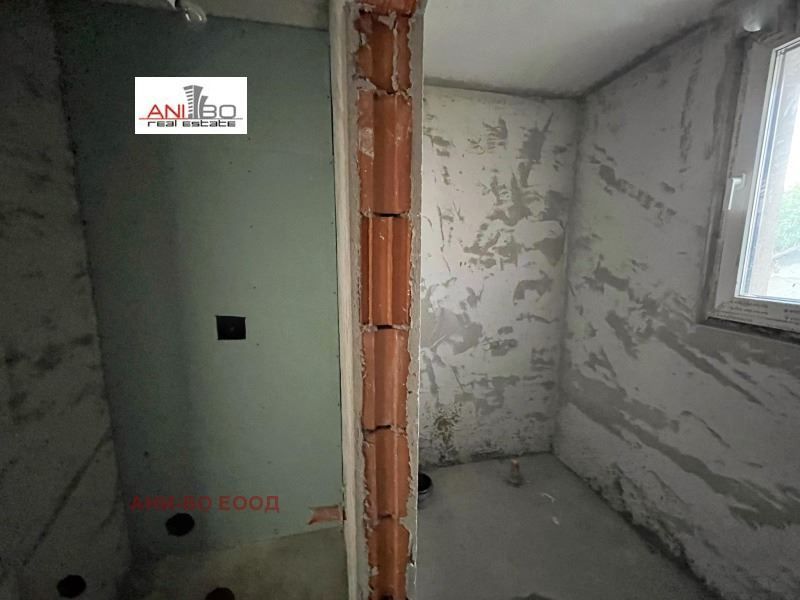 Продава се Двустаен апартамент в София, Център - 70 кв.м за 2593 €/кв.м - Снимка #8