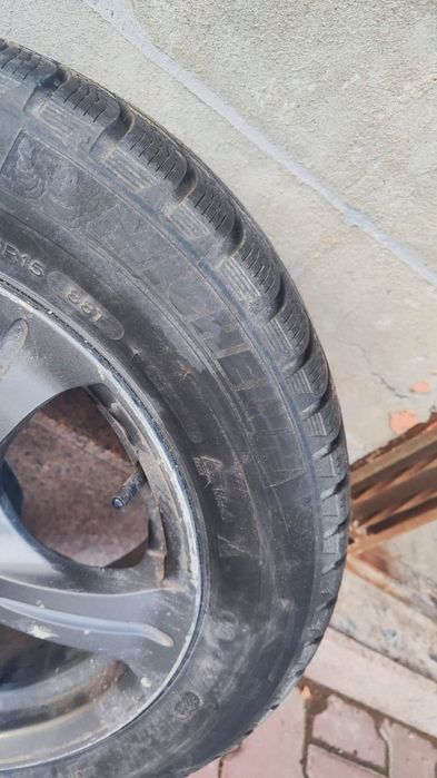 Шины с дисками в очень хорошем состоянии