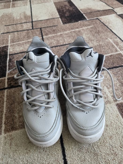 Adidasi nr 36 Jordan