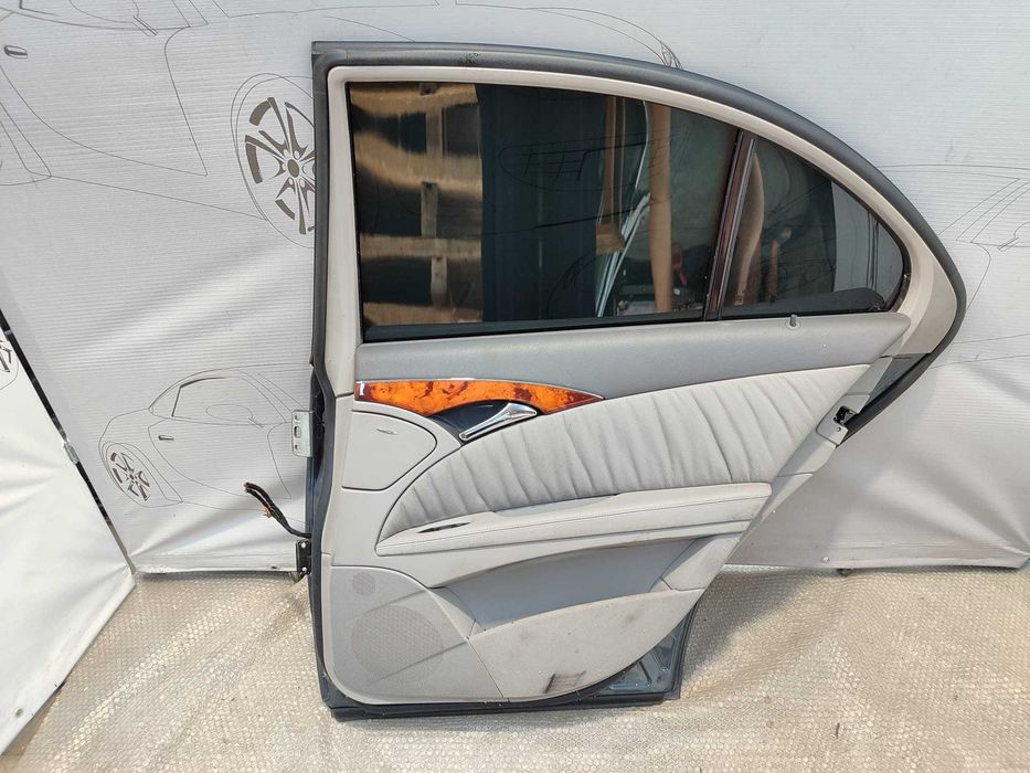 Ușă Spate Dreaptă Mercedes-Benz E-Class W211 Sedan Gri Cod Culoare 368 2005 / [2002-2009] / A2117300205 (1D)