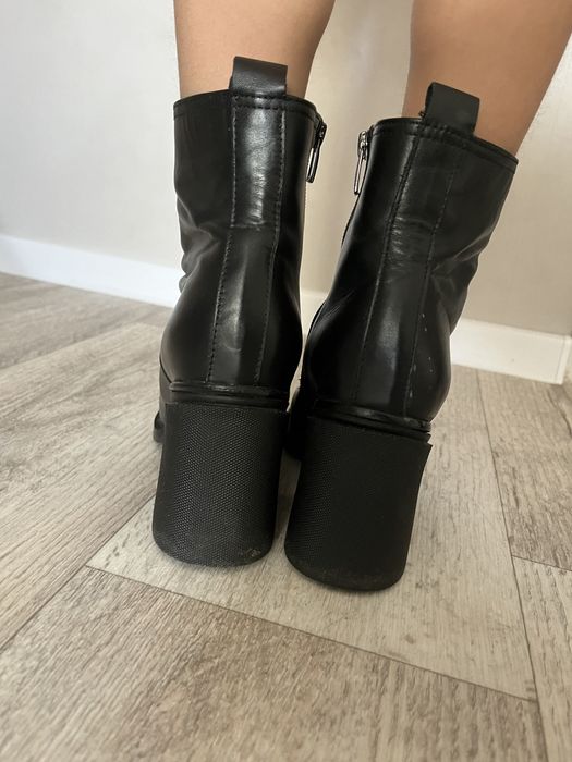 Продам демисезонные ботильоны