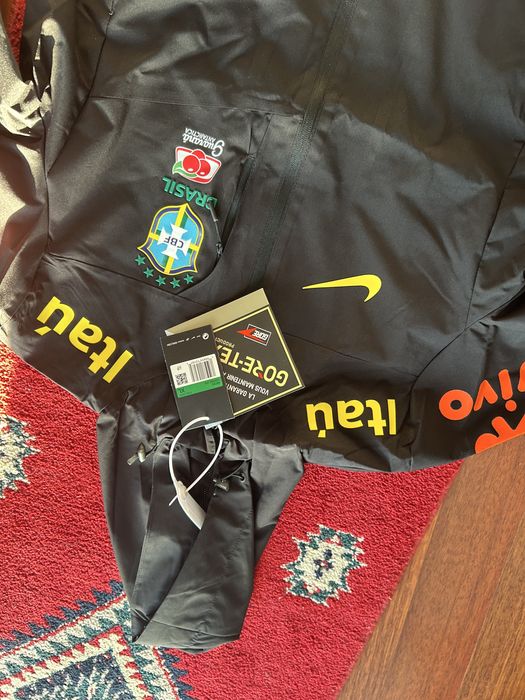 Foita nike collab cu barzilia editie limitata