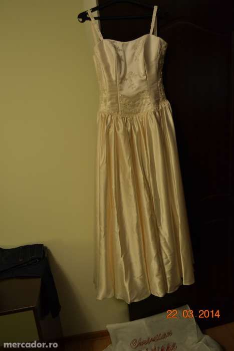 Rochie mireasa tip printesa model Chrisitian Philippe, ivory