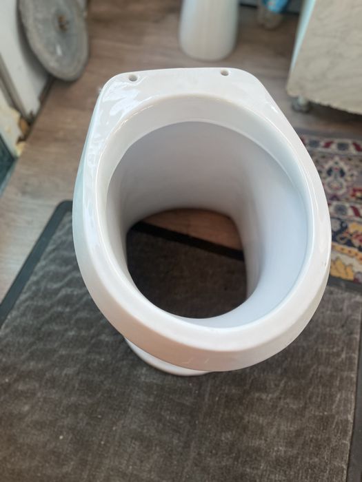 Продам дачный унитаз .