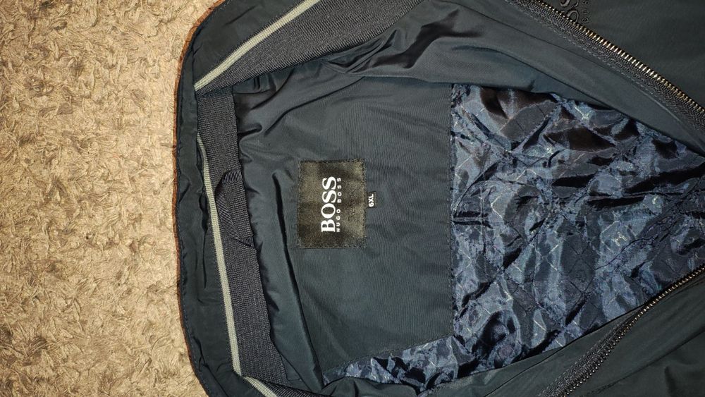 Vând geaca Hugo Boss bărbați 6xl
