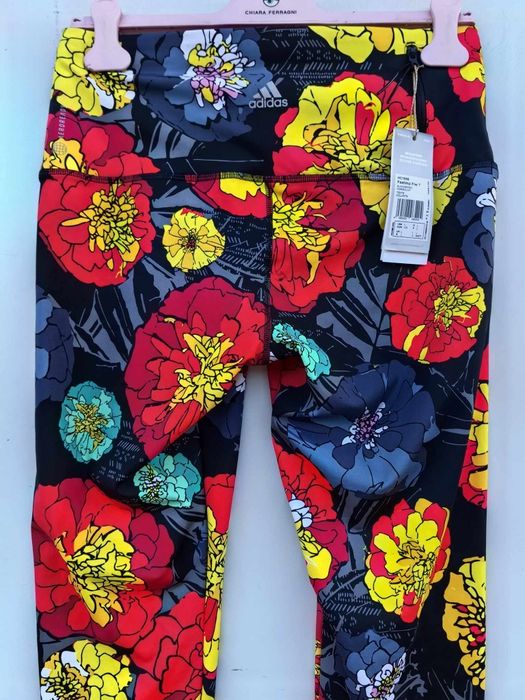 Adidas оригинален дамски клин нов Л размер