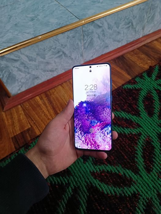 S 20 plus 5 g 256gb ideeal