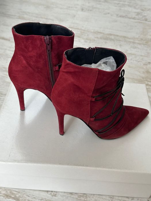 Червени велурени боти Zee Line