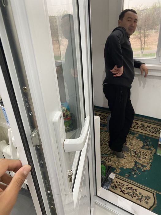 Дверь балконная!